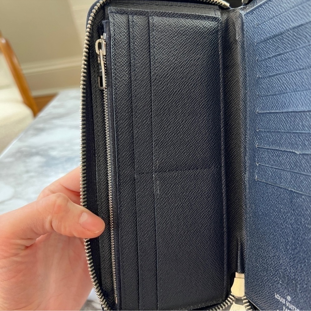 Authentic Louis Vuitton Vertical Epi Organizer Wallet - Picture 6 of 9